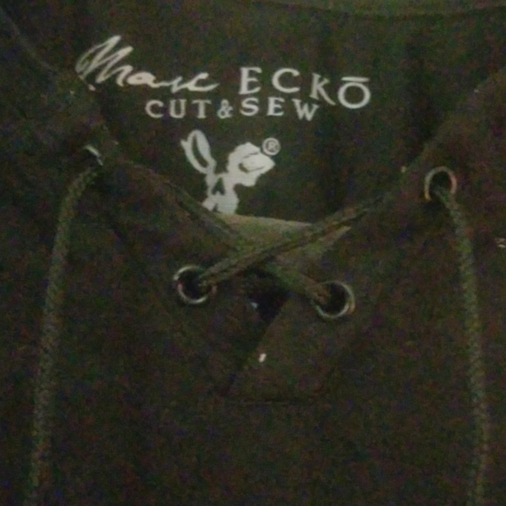 GRAPHIC Tee - Picture 3 of 4